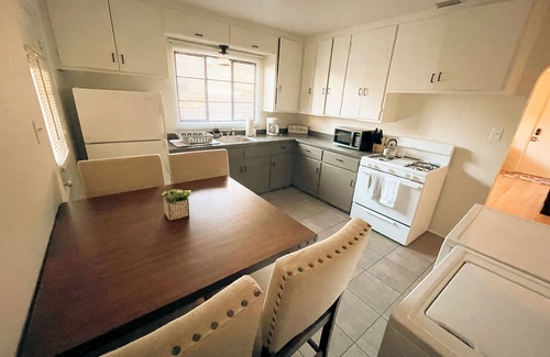 Highland Business House | Pet Friendly! Private Casita in Nob Hill