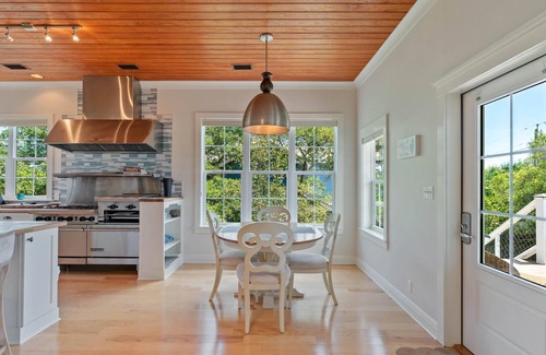 Dune Allen Beach Cottage | Pet Friendly | Quiet Street | Short Walk to Beach