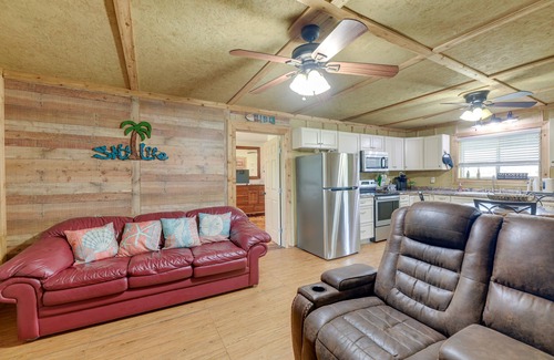 Rockport House | Pet-Friendly Rockport House - 4 Mi to Goose Island