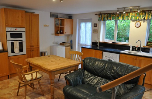 Chippenham Cottage | Pet friendly, self-contained cottage annexe with garden. Light and spacious.