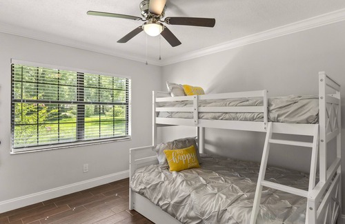 Fellowship House | Pet Friendly, Sleeps 8, 8 minutes from WEC (World Equestrian Center)