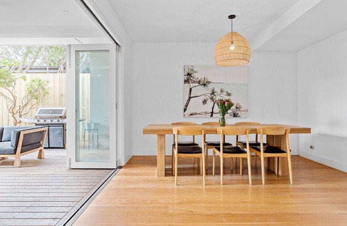 Blairgowrie House | Pet friendly, sleeps 16 across 2 homes, pool, spa, sauna.