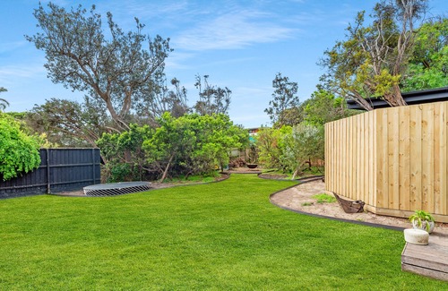 Blairgowrie House | Pet friendly, sleeps 16 across 2 homes, pool, spa, sauna.