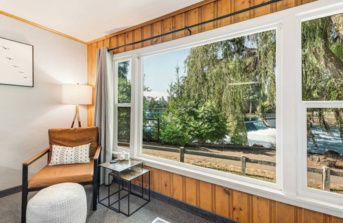 Bend Cottage | Pet Friendly Studio in Downtown Bend with Kitchenette and River View!