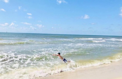 Dauphin Island House | Pet Friendly Tranquil Cottage with Fire-Pit and Seasonal Hot Tub Sept-March Minutes to BEACHES