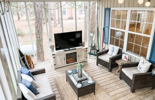 Dauphin Island House | Pet Friendly Tranquil Cottage with Fire-Pit and Seasonal Hot Tub Sept-March Minutes to BEACHES