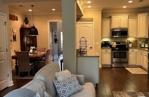 Epworth Acres House | Pet friendly with community pool!