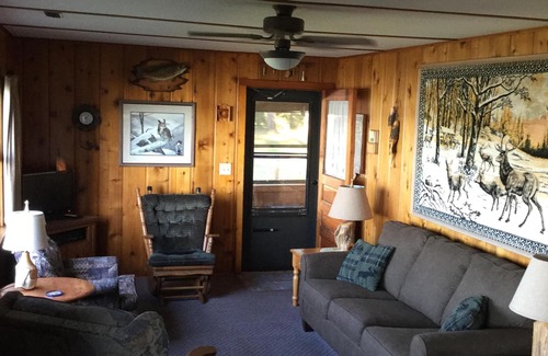 St Germain Cabin | Pet-Friendly Year Round Cabin On Big Saint Germain