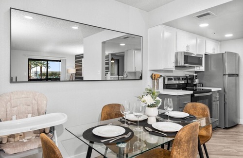Tempe Apartment | Pet Frndly, Chill 2BR Near ASU, Pool, Grill, Prkng