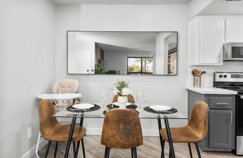 Tempe Apartment | Pet Frndly, Chill 2BR Near ASU, Pool, Grill, Prkng