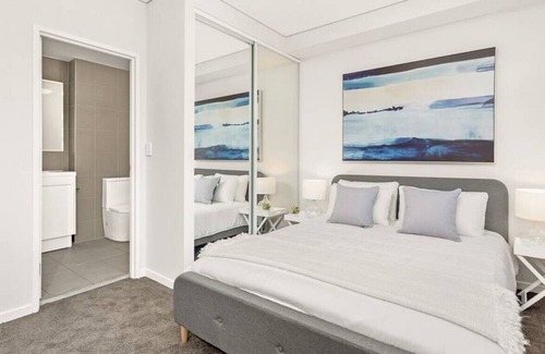 Rosehill Apartment | PET :) HAMPTONS RETREAT IN THE HEART OF ROSEHILL