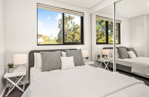 Rosehill Apartment | PET :) HAMPTONS RETREAT IN THE HEART OF ROSEHILL