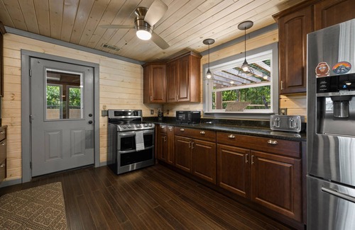 Pigeon Forge Cabin | Pet Zone! Hot Tub | Pool Table & Fire Pit