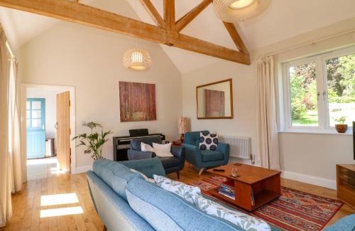 Kneesall House | Petal Cottage