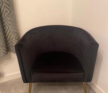 Peterborough Apartment | Peterborough City Center Near Healthcare Center One Bed apartment With Free Private Parking Contractors Locum Staff welcome
