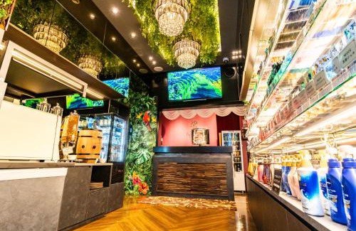 Shinjuku Hotel | Petit Bali Forest Shinjuku Sanchōme