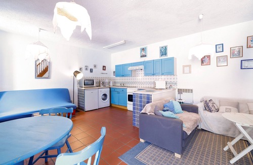 Cleguerec Cottage | Petite house 'L'épicerie' with shared pool, shared terrace and Wi-Fi