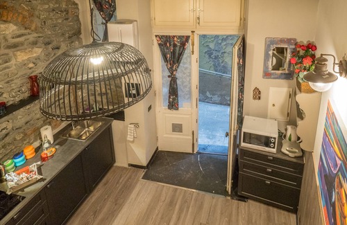 Vernazza Apartment | Petrella's Point Studio with AC