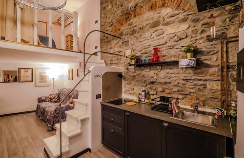 Vernazza Apartment | Petrella's Point Studio with AC