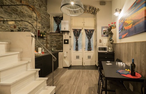 Vernazza Apartment | Petrella's Point Studio with AC