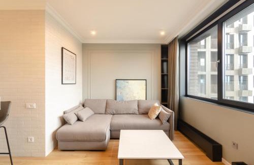 Kyiv Apartment | Petrovdom Apartments 17-183B in RC New York Concept House, 74 Antonovycha Street