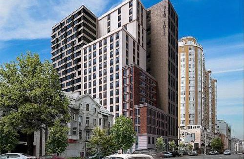 Kyiv Apartment | Petrovdom Apartments 17-183B in RC New York Concept House, 74 Antonovycha Street