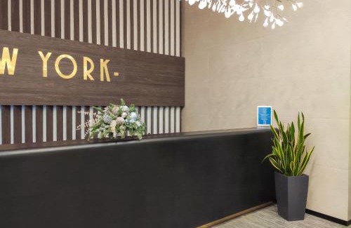 Kyiv Apartment | Petrovdom Apartments 17-183B in RC New York Concept House, 74 Antonovycha Street