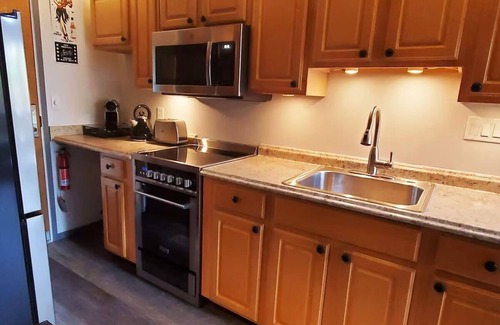 Kaunakakai House | Pets Are Welcome at Hotel Molokai! Ocean View Suite with Balcony, Outdoor Pool!