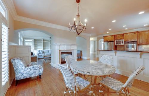 Sandy Springs House | Pets Welcome! Spacious ATL Area Retreat with Deck