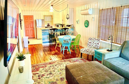 Crescent Beach Cottage | Pets ❤️ Welcome Renovated Modern Rustic Beach Cottage Dwnstrs with 🌊 Ocean View