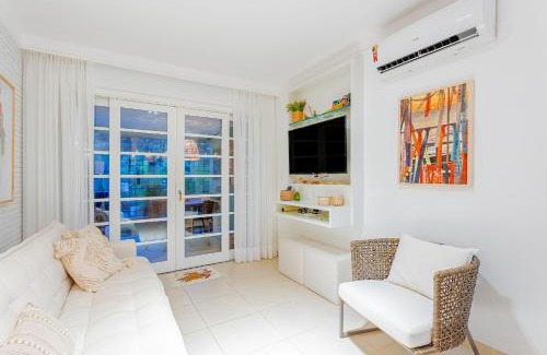 Praia do Forte Apartment | PF69 Excelente Quarto e Sala a 20m da Praia
