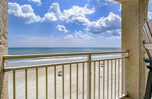 Cearra Del Ray Apartment | PH6A Palm House. Gorgeous beachfront condo