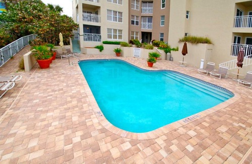 Cearra Del Ray Apartment | PH6A Palm House. Gorgeous beachfront condo