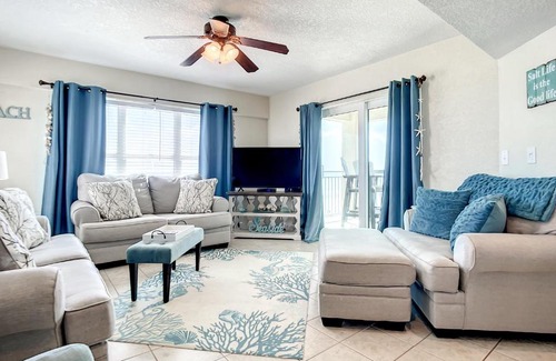 Cearra Del Ray Apartment | PH6A Palm House. Gorgeous beachfront condo