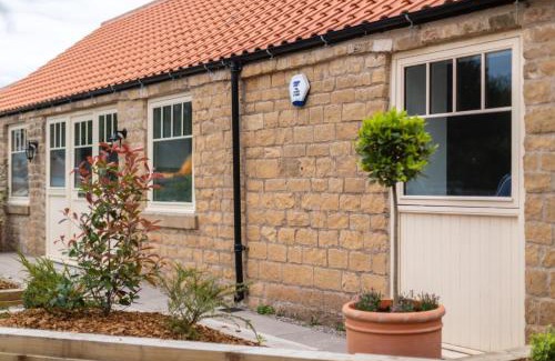 Worksop Apartment | Phaleron - Modern barn conversion on a country estate