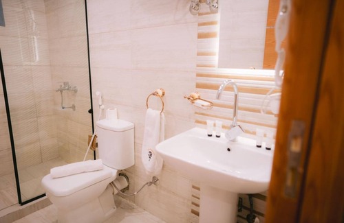 Kafrat al Jabal Hotel | Pharaonic Pyramids Hotel