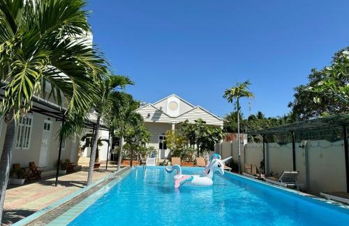 East Ham Tien Beach Hotel | Pharos Guesthouse