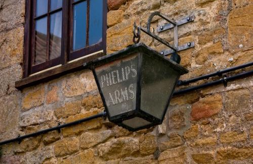 Montacute Bed & Breakfast | Phelips Arms