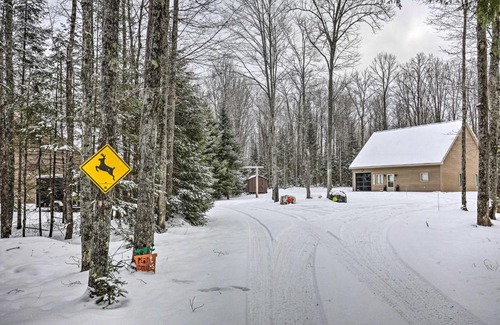 Phelps House | Phelps Cabin on 26 Acres with Fire Pit!