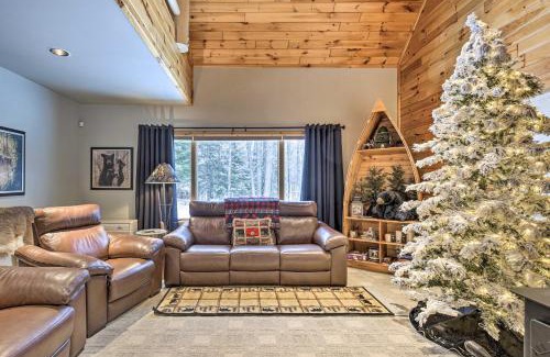 Phelps House | Phelps Cabin on 26 Acres with Fire Pit!