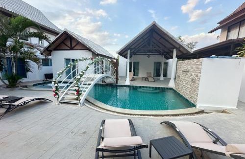 Huai Yai Villa | Pheonix Golf Pool Resort Villa
