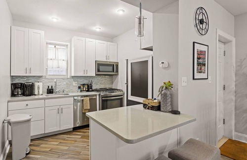 Queen Village House | Philly's Perfect Pad: Park Views, Parking & Walkable Charm!