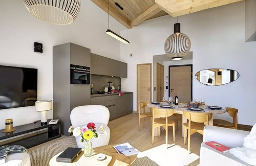 Bergers Apartment | PHOB45 Cosy apartment with exposed beams on top floor