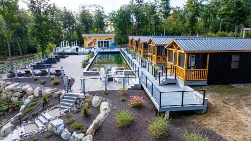 North Sebago Villa | PHOEBE LIMIT 3 cabin