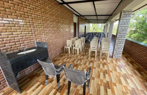 Khatri Park Housing Society Hotel | Phoenix Resort