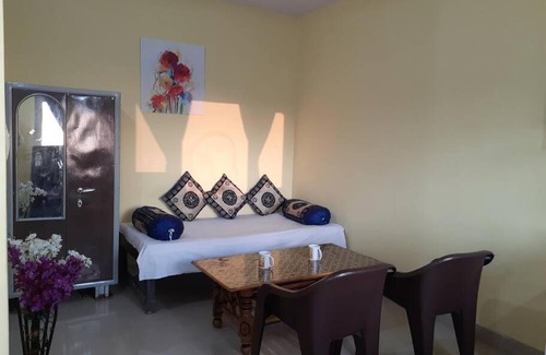 The Mall Road Apartment | PHS 101