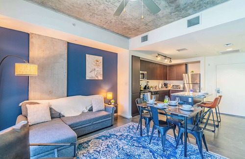 Evans Churchill Apartment | PHX Roosevelt with Gym + Pool + Free Parking + W/D