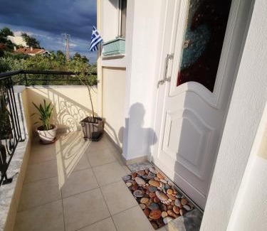 Golden Beach House | Physis - Seaview Maisonette
