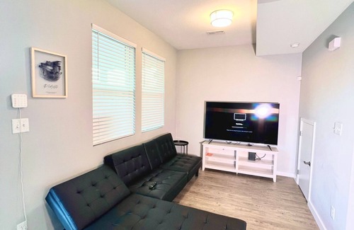Knoxville House | 🎹 Piano House/1 min to FWY/5 min DT&UT