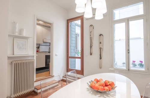 Historic Centre Apartment | Piazza delle Erbe Central Apartment
